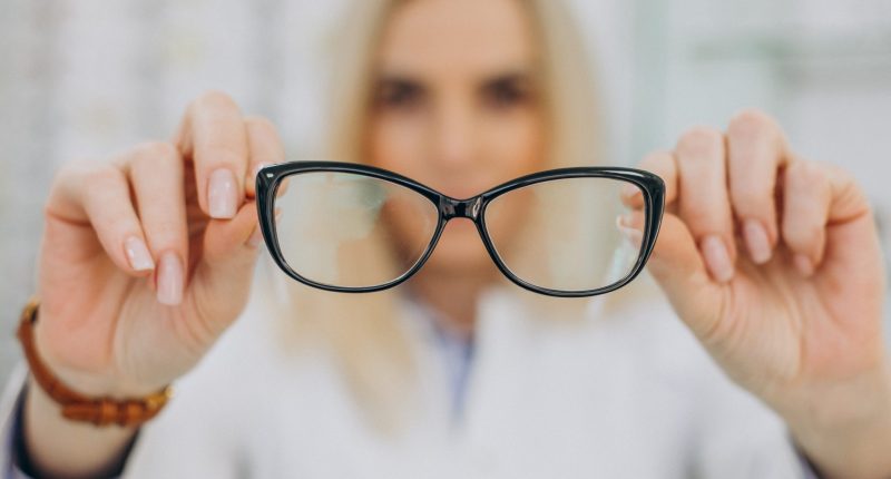 Hoya Lens migliora la fidelizzazione dei clienti grazie all’analisi predittiva
